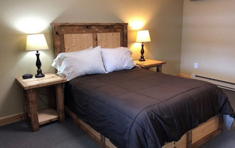 Tahquamenon Suites Lodging (Travelers Motel) - From Website (newer photo)